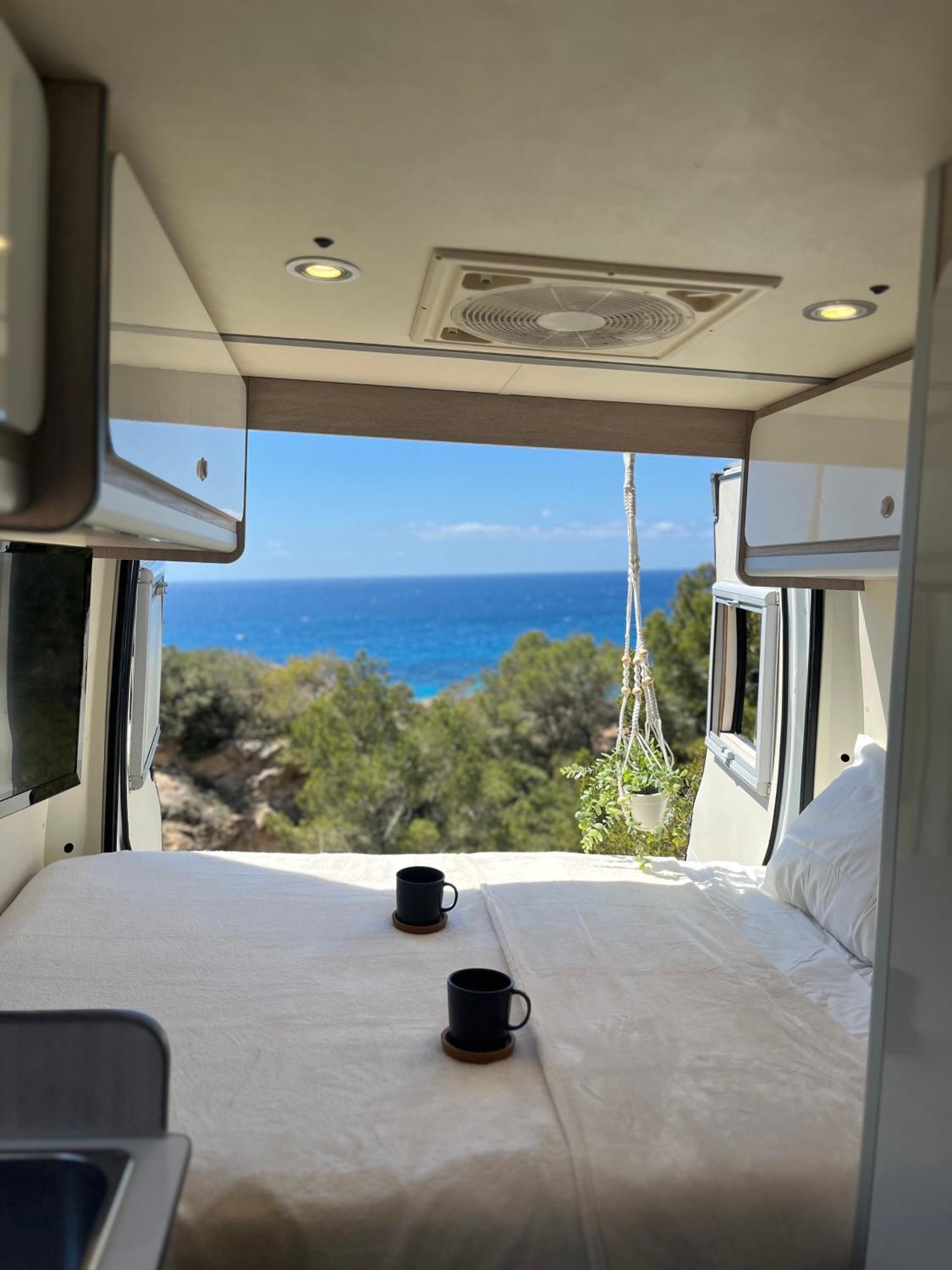 Beautiful Campervan * Ses Cadenes